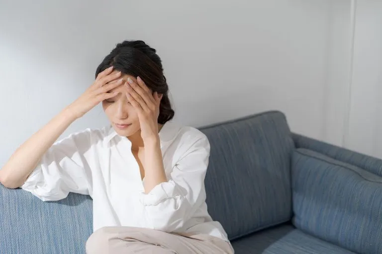 女性に多い片頭痛の原因は？実践したいセルフケア方法もご紹介