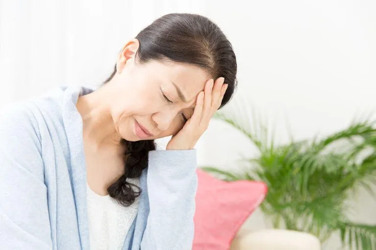 片頭痛の対処法とは？つらい痛みを緩和するために実践したい5つのこと